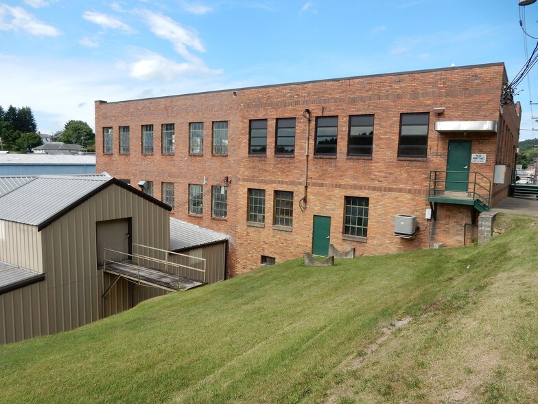 More Photos Of 1114 Speedway Ave, Fairmont Warehouse For Lease