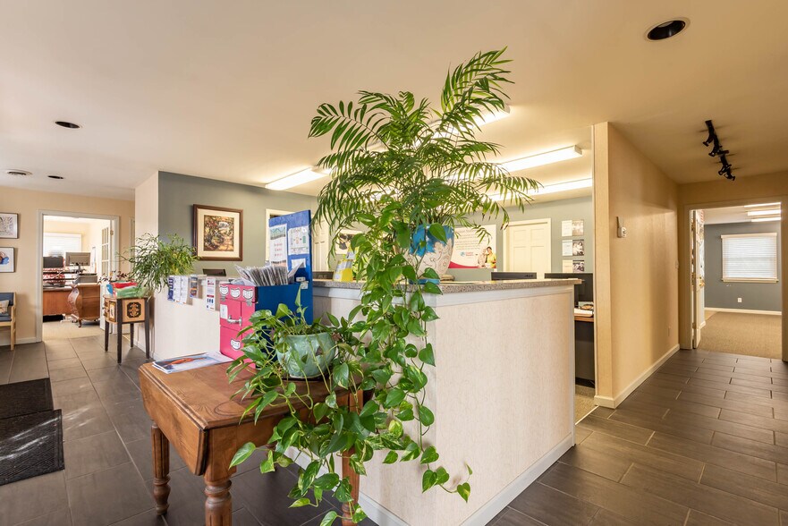 More Photos Of 4101 E 3rd St, Bloomington Office For Lease