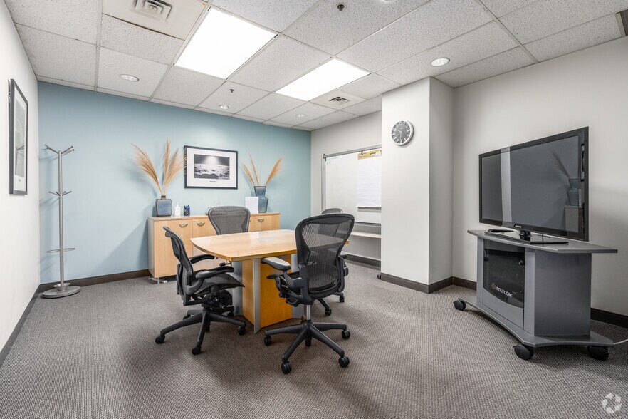 More Photos Of 400 E Pratt St, Baltimore Coworking Space