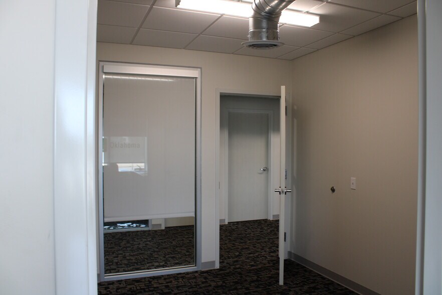 More Photos Of 1611-1613 N Broadway Ave, Oklahoma City Office For Lease