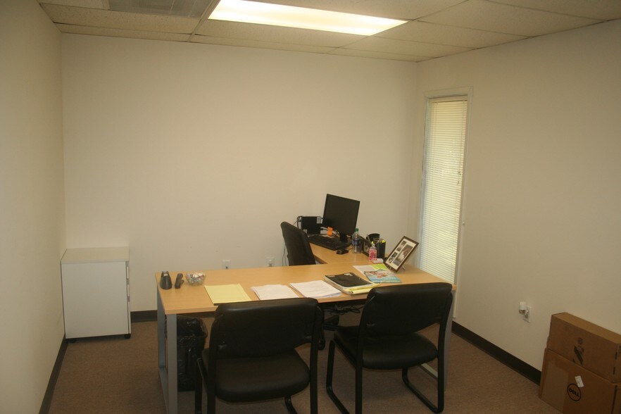 More Photos Of 6424 Lakeover Rd, Jackson Office For Lease