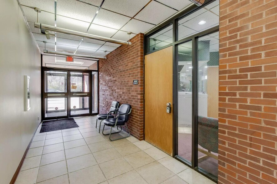 More Photos Of 7111 N Main St, Dayton Medical For Lease