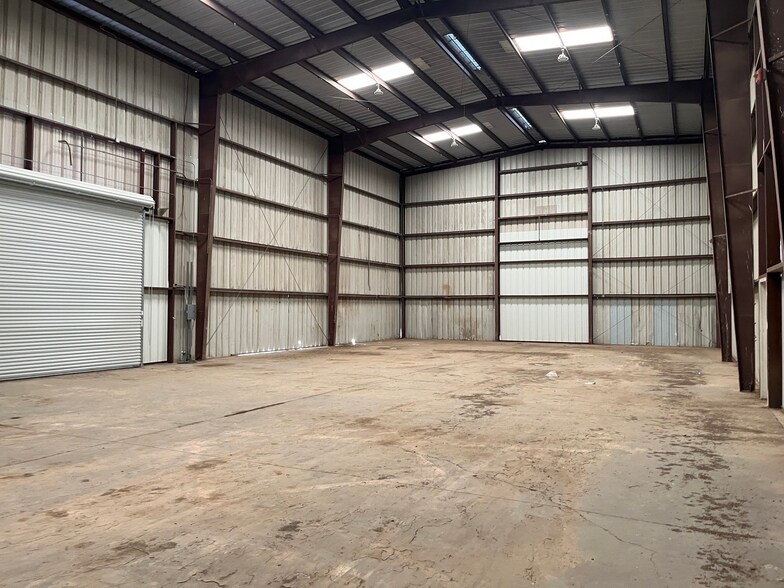 More Photos Of 11910 E Iron King Rd, Humboldt Warehouse For Lease