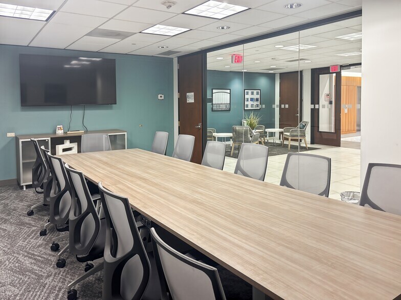 More Photos Of 7150 E Camelback Rd, Scottsdale Coworking Space