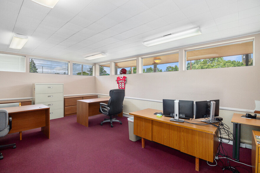 More Photos Of 5204 Davison Rd, Burton Medical For Sale