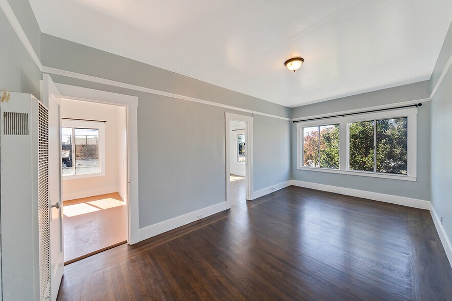 More Photos Of 2764 73rd Ave, Oakland Storefront Retail Residential For Lease