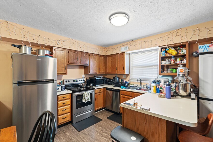 More Photos Of 808 Bypass Rd, Winchester Freestanding For Sale