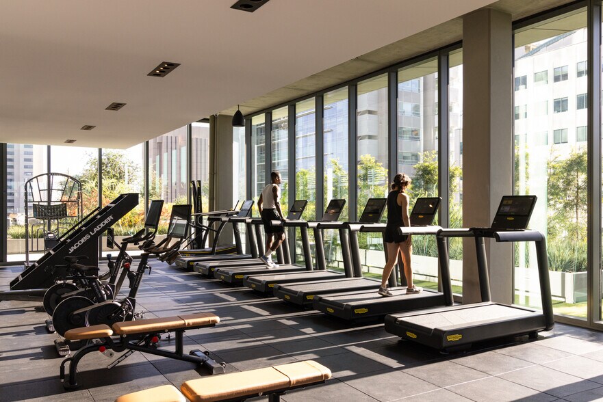 More Photos Of 1011 Union St, San Diego Office For Lease