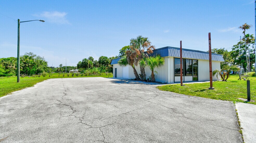 More Photos Of 3801 Okeechobee Rd, Fort Pierce Freestanding For Lease