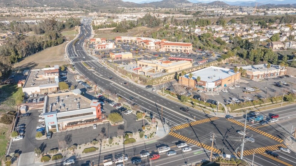 More Photos Of 32395A-32395B Clinton Keith Rd, Wildomar Unknown For Lease