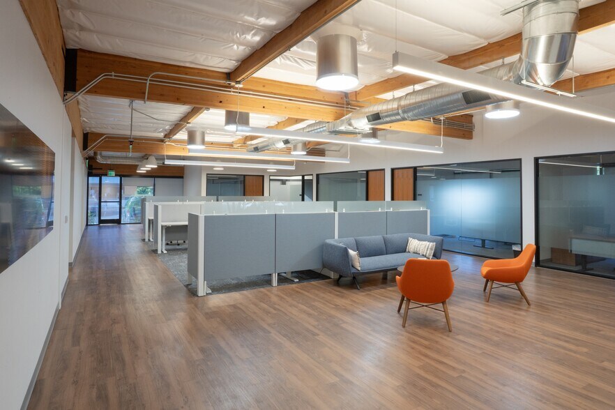 More Photos Of 5186 Carroll Canyon Rd, San Diego Office For Sale