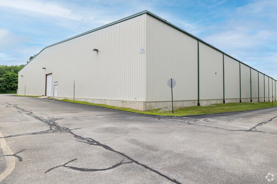 More Photos Of 68 Technology Dr, Bedford Health Club For Lease