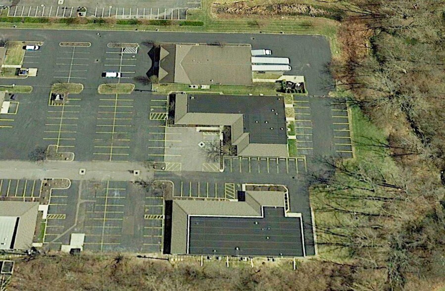 2043 Stringtown Rd, Grove City, OH 43123 Retail For Lease