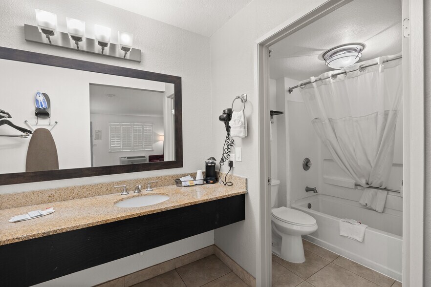 More Photos Of 1701 W Baseline Rd, Tempe Hotel For Sale