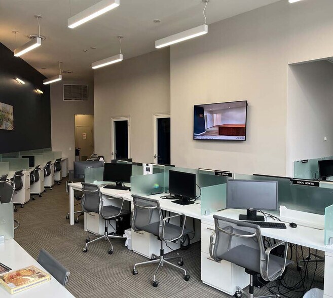 More Photos Of 664 Fulton St, Brooklyn Apartments For Lease