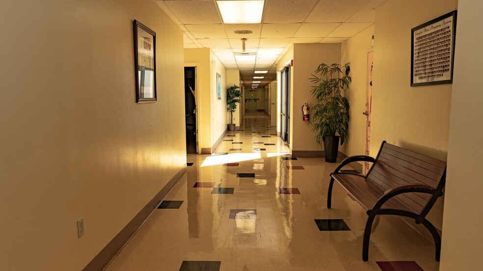 More Photos Of 8190 Pensacola Blvd, Pensacola Specialty For Sale