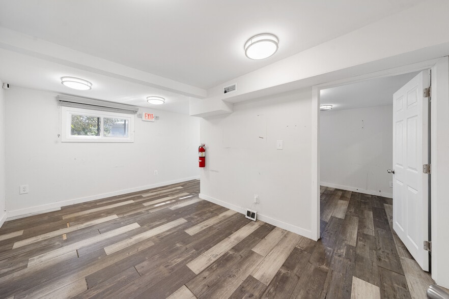 More Photos Of 40 Amboy Rd, Old Bridge Flex For Sale
