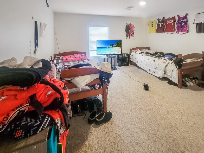 More Photos Of 401 Old Virginia Rd, Pocomoke City Flex For Sale