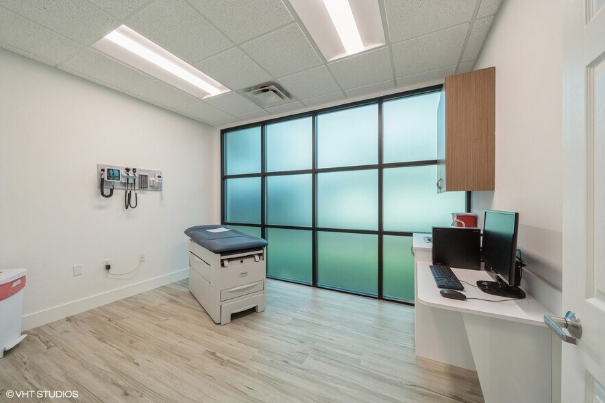 More Photos Of 3333 20th St, Vero Beach Medical For Sale