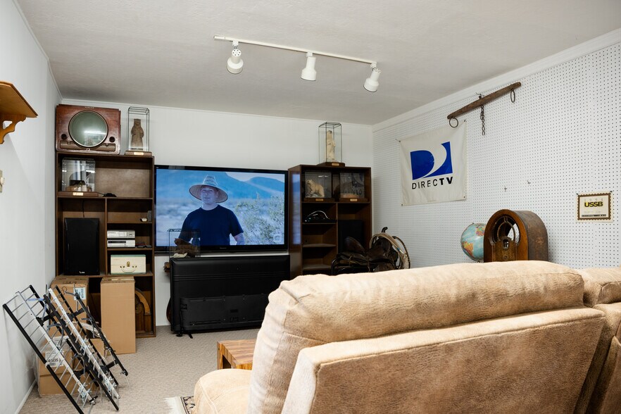 More Photos Of 754 N State St, Orem Freestanding For Sale