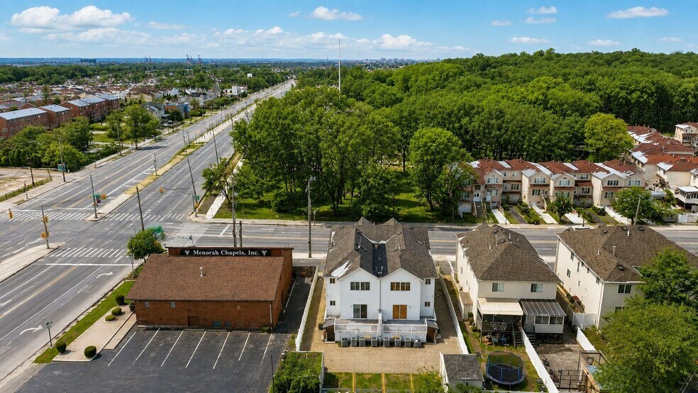 More Photos Of 1330-1332 Rockland Ave, Staten Island Medical For Sale