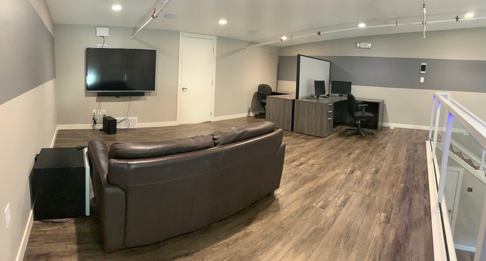 More Photos Of 9903 209 St NW, Edmonton Warehouse For Sale