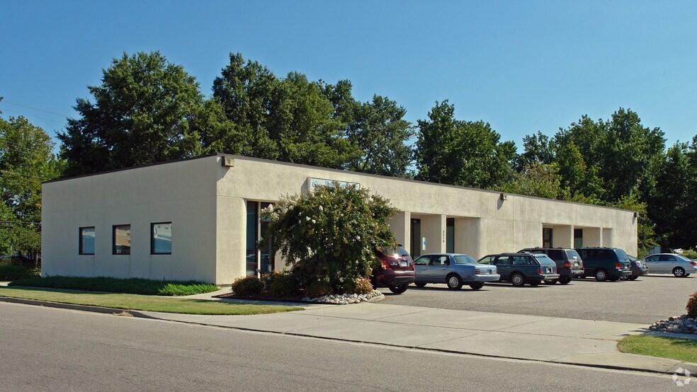 Primary Photo Of 3516 Queen St, Portsmouth Office For Sale