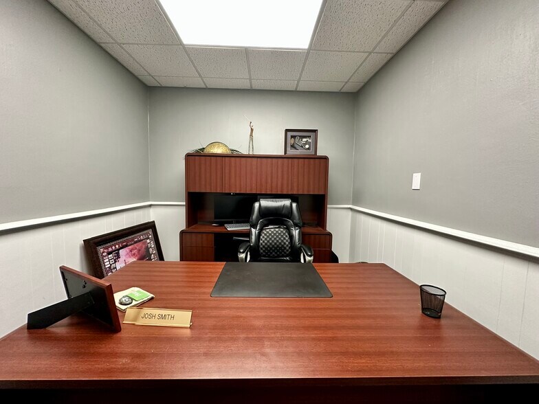 More Photos Of 705 Lamar St, Wichita Falls Office For Sale