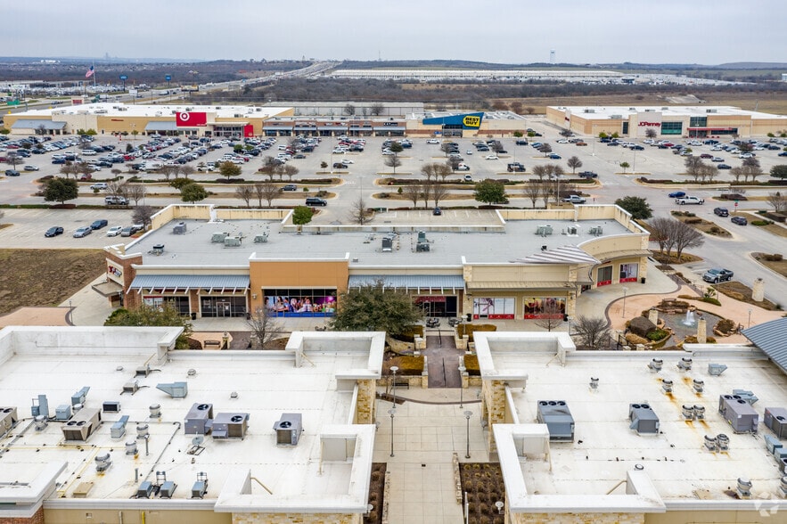 More Photos Of IH-35 @ Loop 306, New Braunfels Unknown For Lease