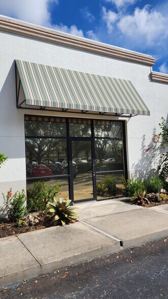 More Photos Of 2805 S Horseshoe Dr, Naples Showroom For Lease