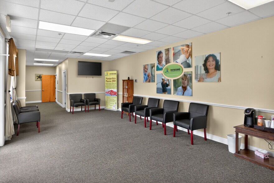 More Photos Of 733 & 737 County Road 466, Lady Lake Medical For Sale