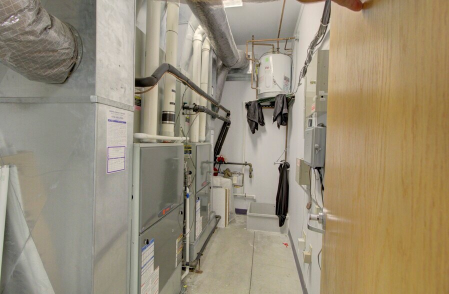More Photos Of 366 N Portland Way, Galion Medical For Lease