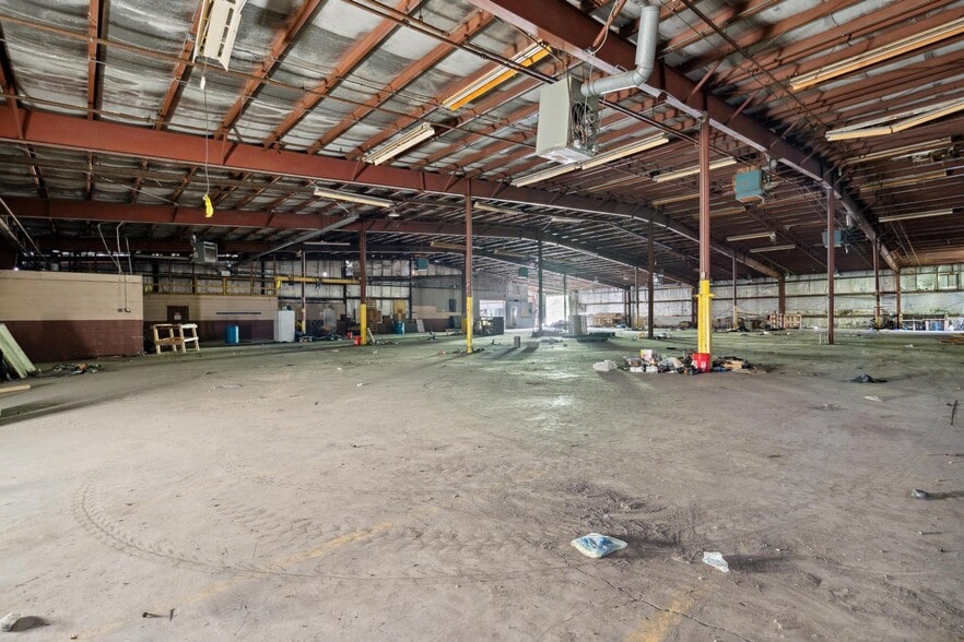 More Photos Of 724 N Irwin St, Dayton Warehouse For Sale