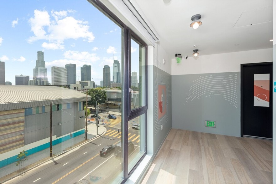 More Photos Of 285 Lucas Ave, Los Angeles Hotel For Sale