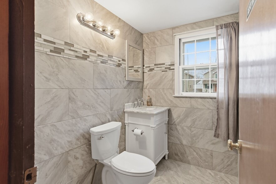 More Photos Of 213 Lacey Rd, Forked River Medical For Sale