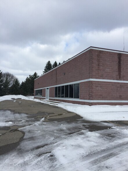 More Photos Of 410 Swartz Ct, Ionia Freestanding For Sale