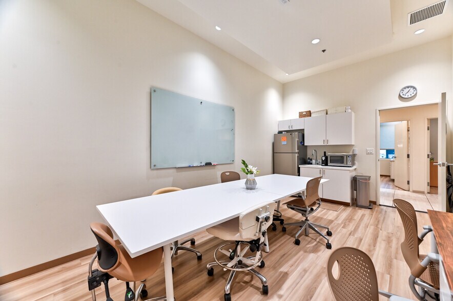 More Photos Of 5770 S Durango Dr, Las Vegas Medical For Sale