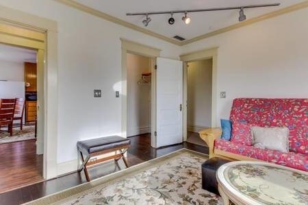 More Photos Of 707 NE 5th St, McMinnville Office For Sale