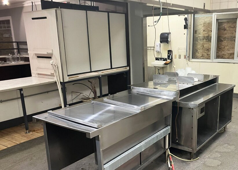More Photos Of 1317 N Eaton St, Albion Fast Food For Sale
