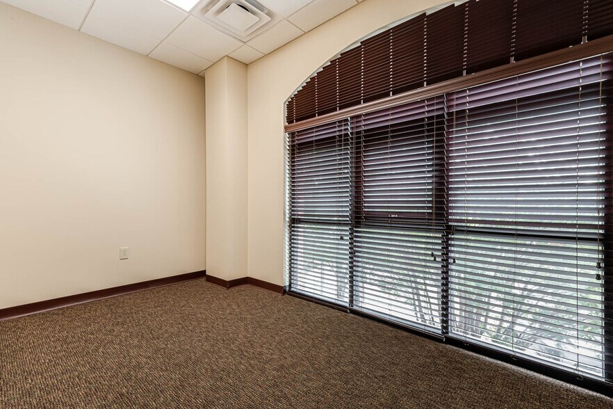 More Photos Of 2632 Broadway St, San Antonio Medical For Lease
