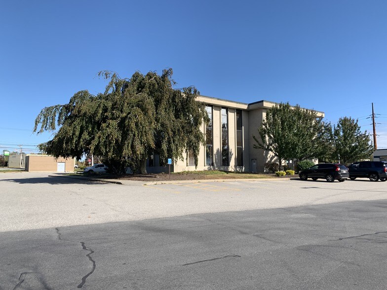 More Photos Of 4 Plaza Way, Fairhaven Bank For Lease