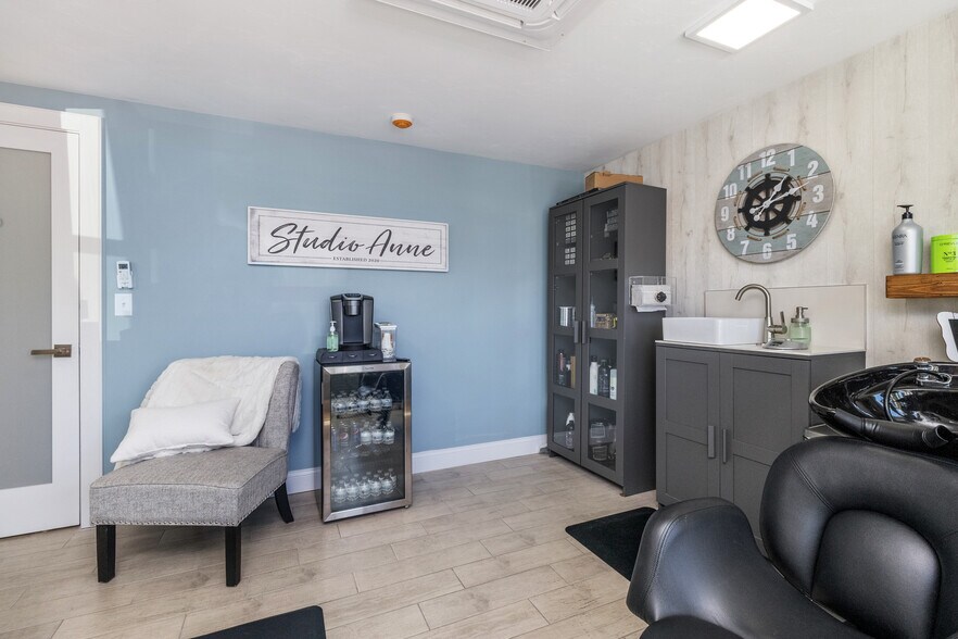 More Photos Of 712 Main St, Hyannis Storefront Retail Office For Sale