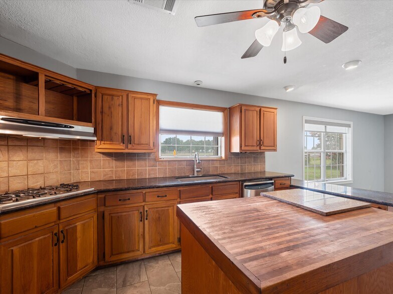 More Photos Of 17645 Highway 6, Navasota Land For Sale