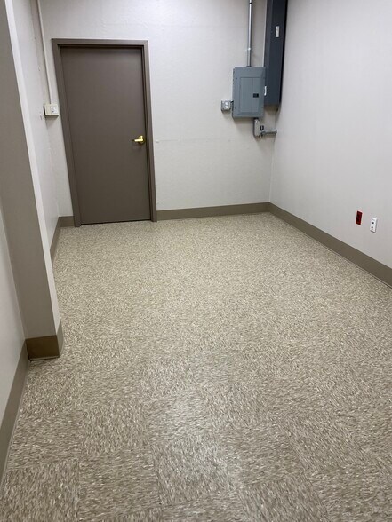 More Photos Of 2212 Noblestown Rd, Pittsburgh Storefront Retail Office For Lease
