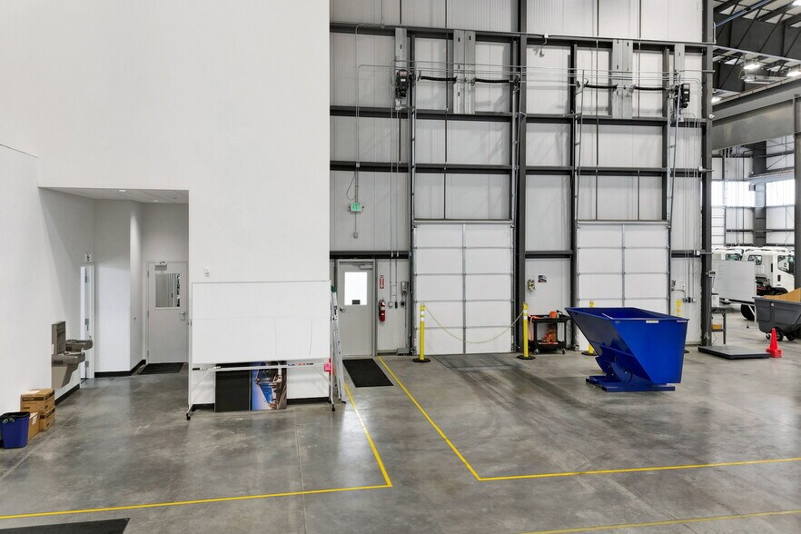 More Photos Of 5457 Pacific Fern Dr, Ferndale Manufacturing For Lease