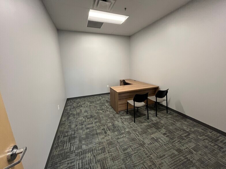 More Photos Of 543 James Ave, Saint Paul Manufacturing For Sale