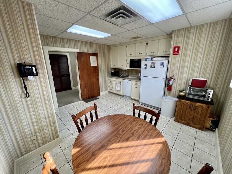 More Photos Of 620 4th St, Graham Office For Sale