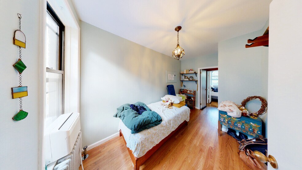 More Photos Of 137 Starr St, Brooklyn Apartments For Sale