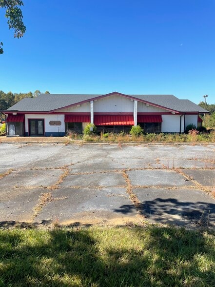 More Photos Of 3352 15th Avenue Blvd SE, Conover Restaurant For Sale