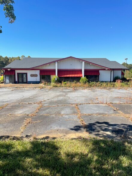 More Photos Of 3352 15th Avenue Blvd SE, Conover Restaurant For Sale